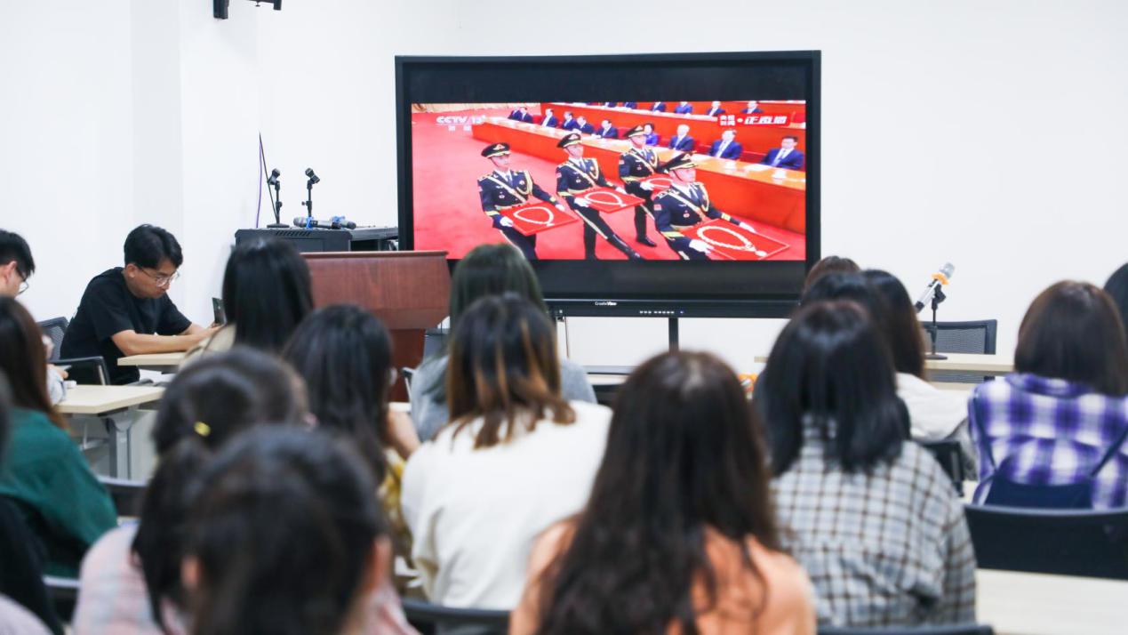 9d286a2b8524444e890106553cecfbdf.jpg 9d286a2b8524444e890106553cecfbdf.jpg