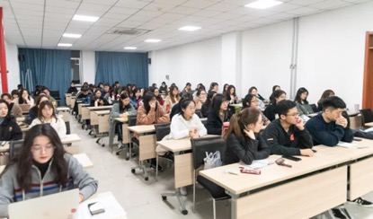 47ec7f5b0dd04bc8838e2d3d2dcdaf79.jpg 师生图片 3.jpg